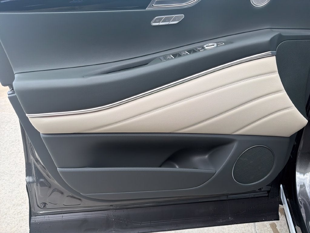2027 Genesis GV80 2.5T