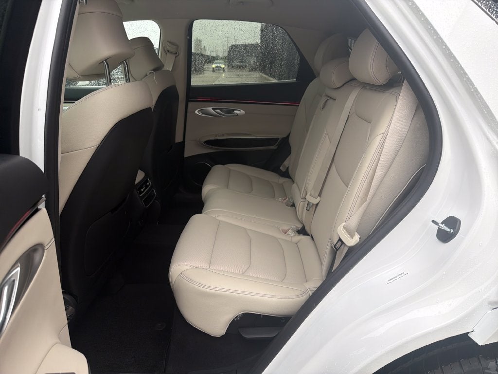 2027 Genesis GV70 2.5T