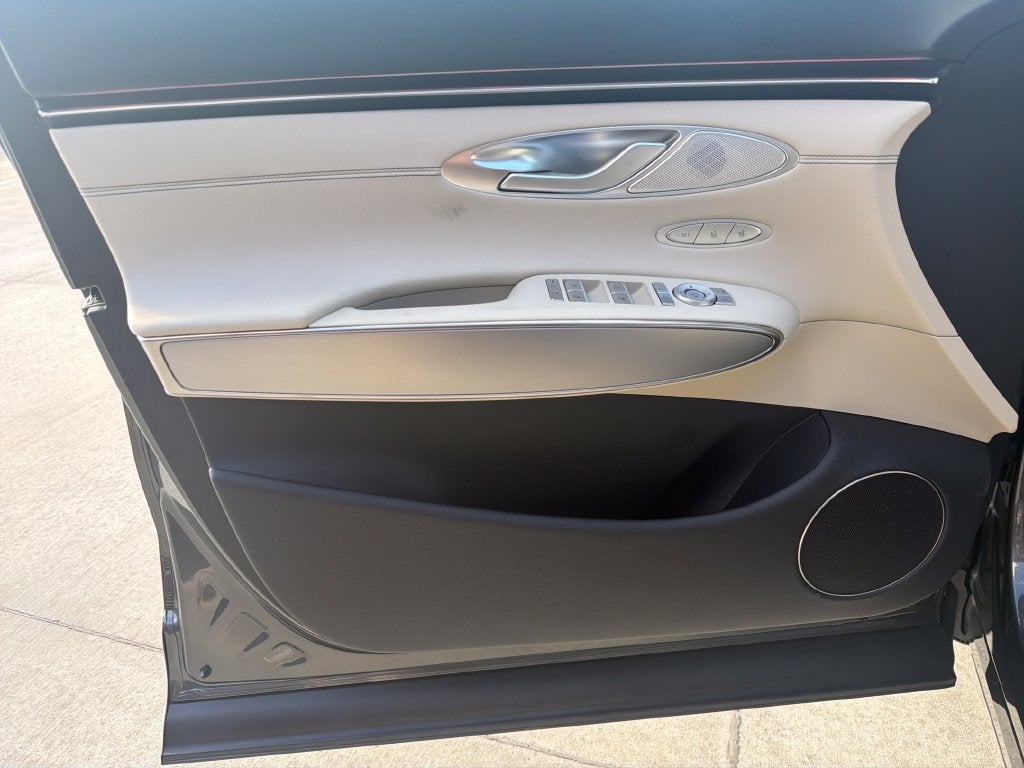 2027 Genesis GV70 2.5T Select