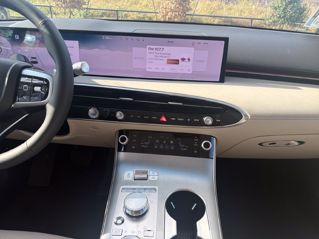 2027 Genesis GV70 2.5T Select