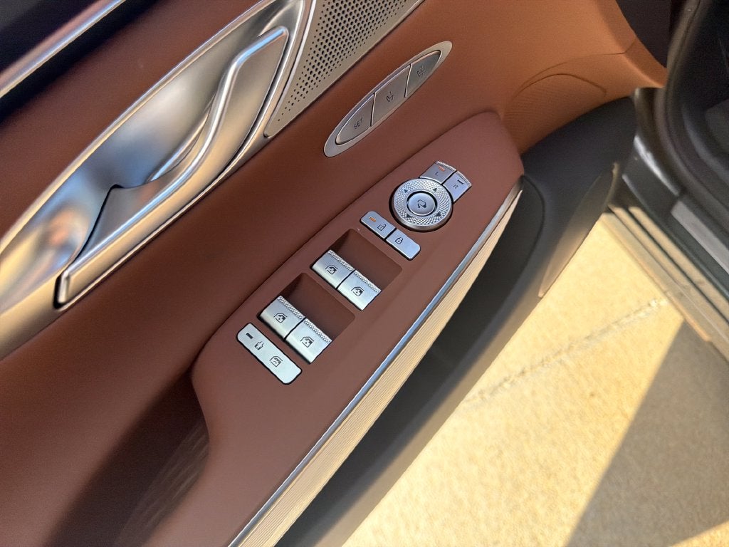 2027 Genesis GV70 2.5T Advanced