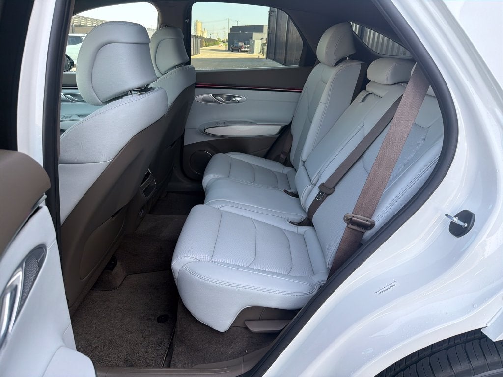 2027 Genesis GV70 2.5T Advanced