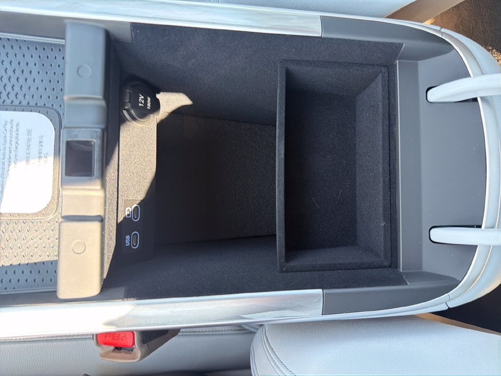 2027 Genesis Electrified GV70 Standard