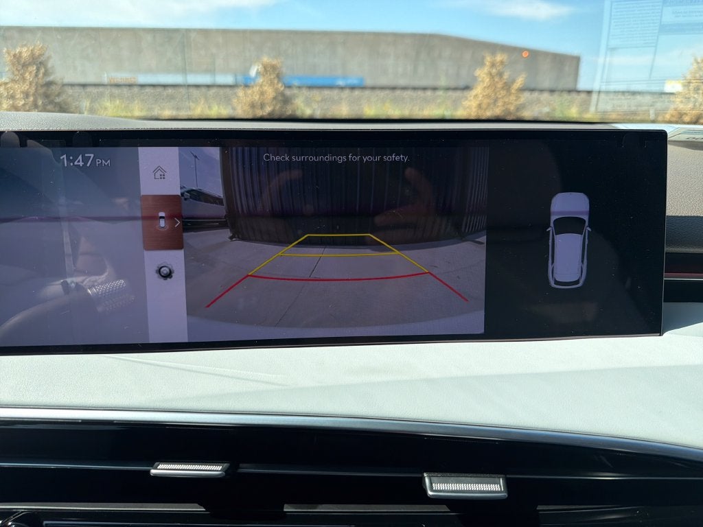 2027 Genesis Electrified GV70 Standard