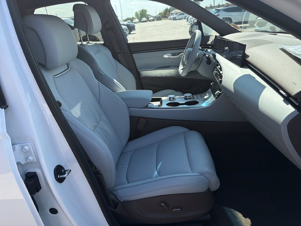 2027 Genesis Electrified GV70 Standard