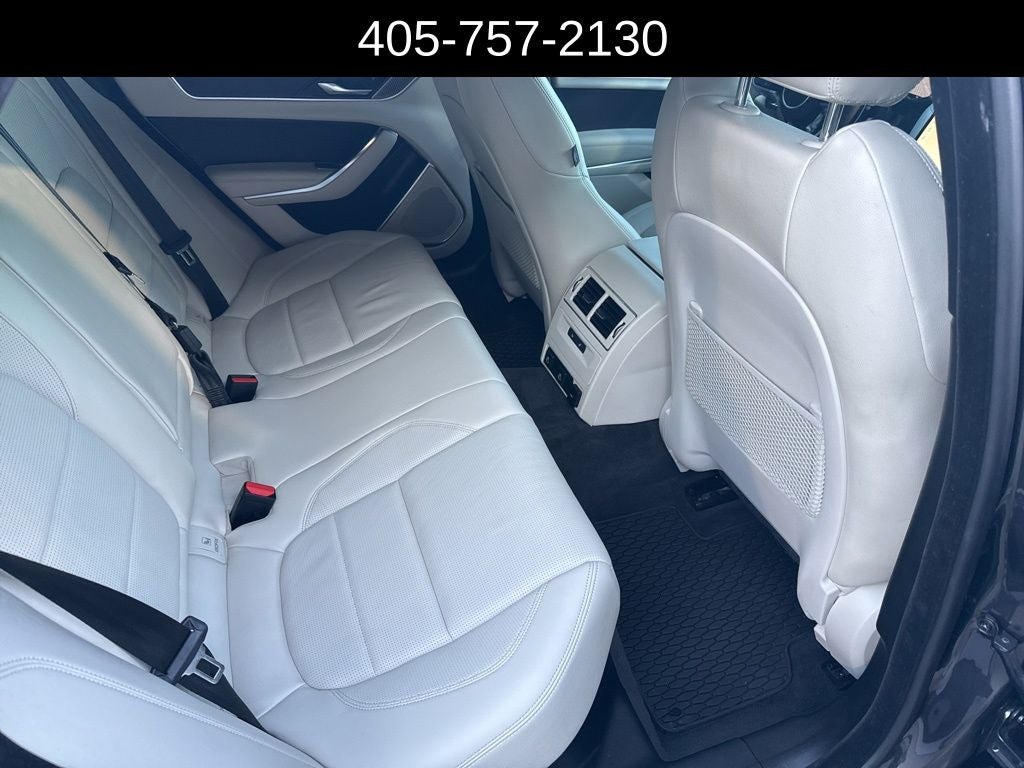 2024 Jaguar XF R-Dynamic SE