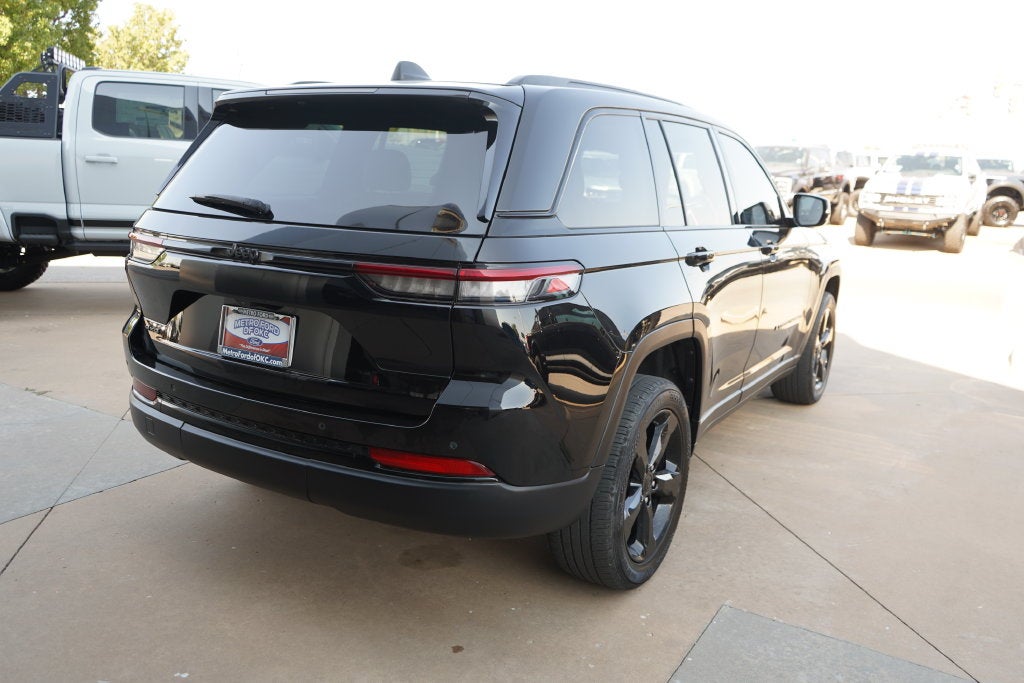 2022 Jeep Grand Cherokee Altitude