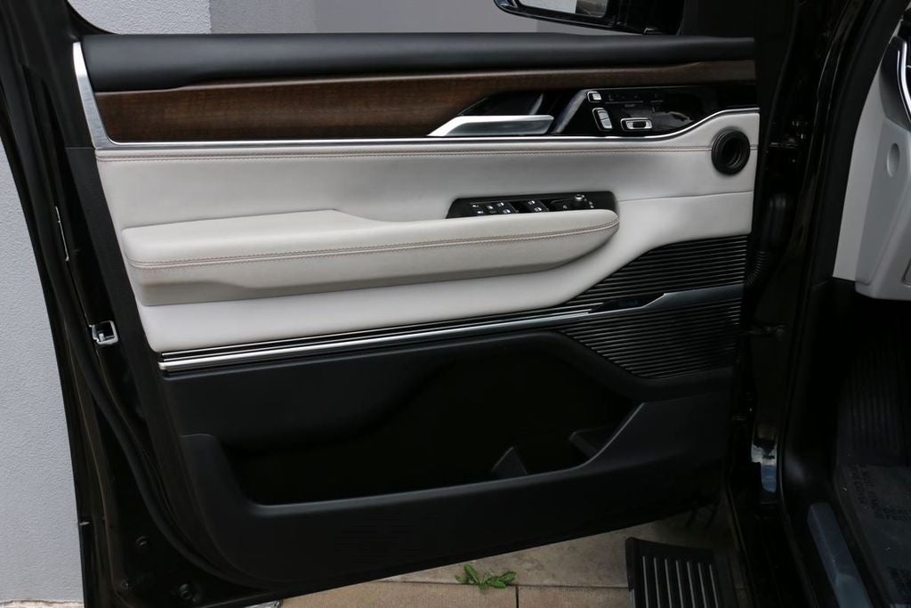 2023 Jeep Grand Wagoneer Series II