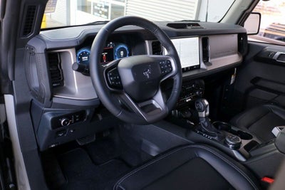 2026 Ford Bronco Outer Banks Custom