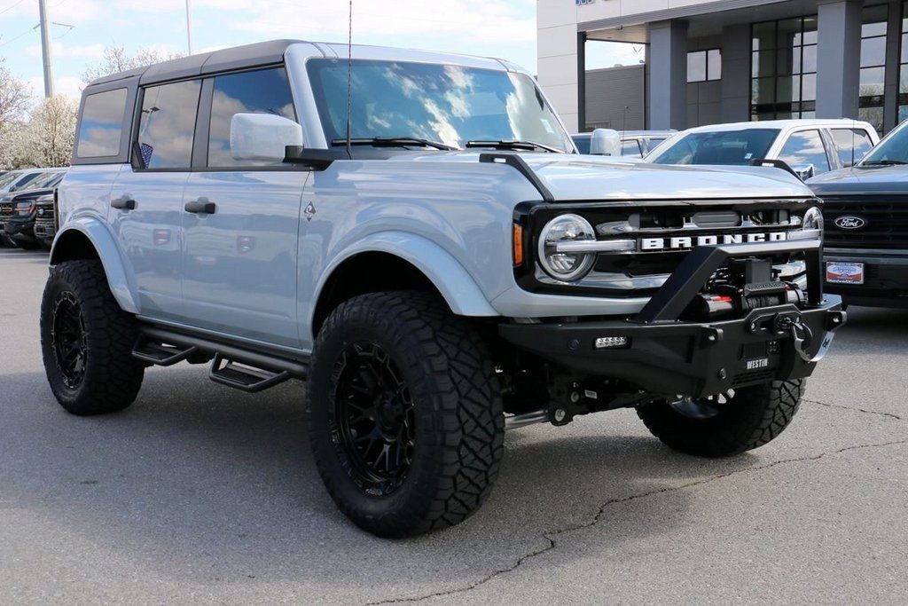2026 Ford Bronco Outer Banks Custom