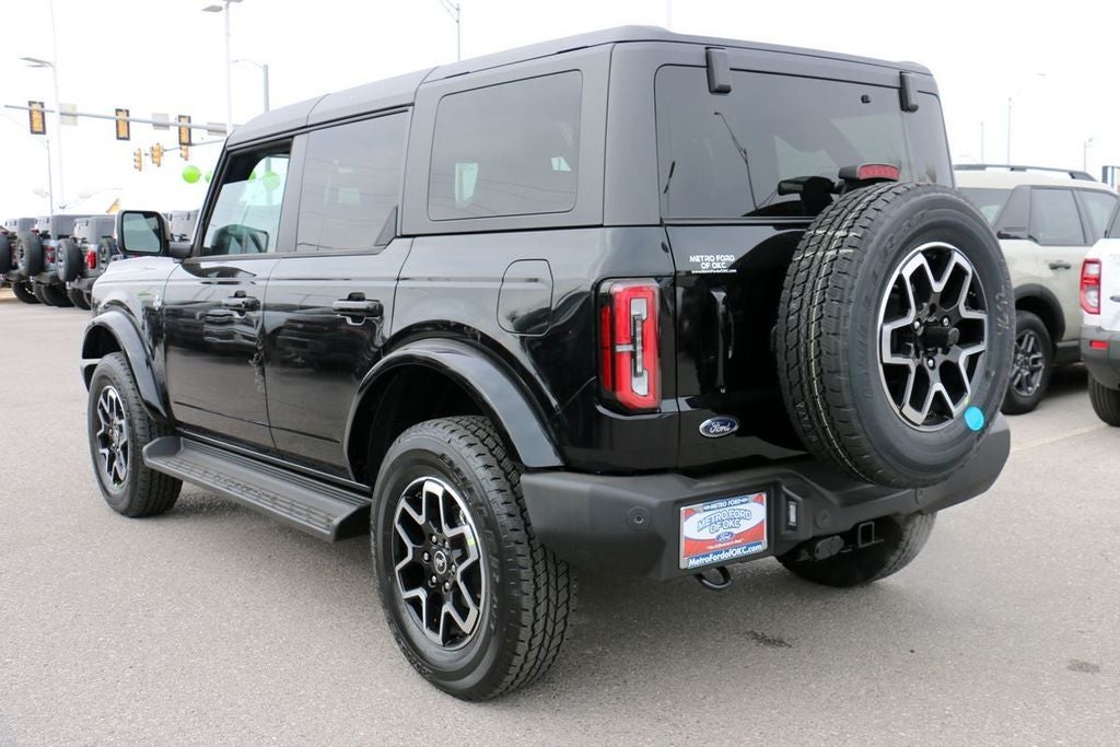 2026 Ford Bronco Outer Banks