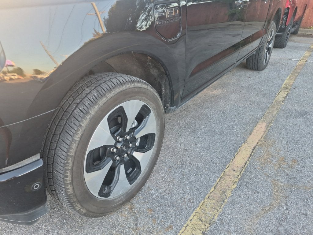 2023 Ford F-150 Lightning Platinum