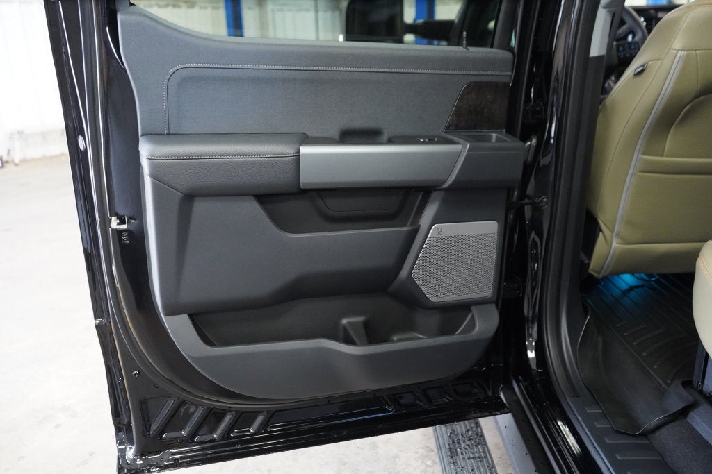 2026 Ford F-250SD Lariat BLACK OPS