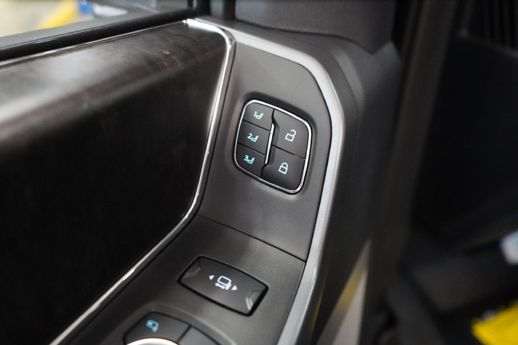 2026 Ford F-250SD Lariat BLACK OPS