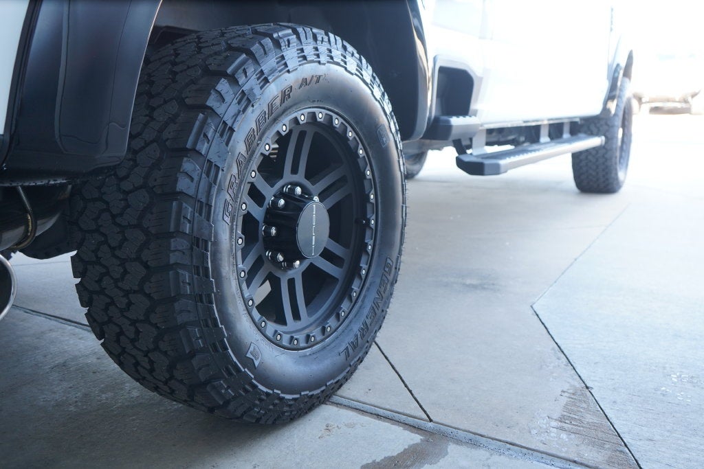 2026 Ford F-250SD Lariat ROUSH