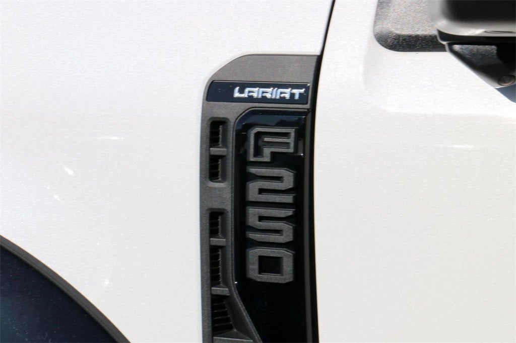 2026 Ford F-250SD Lariat ROUSH