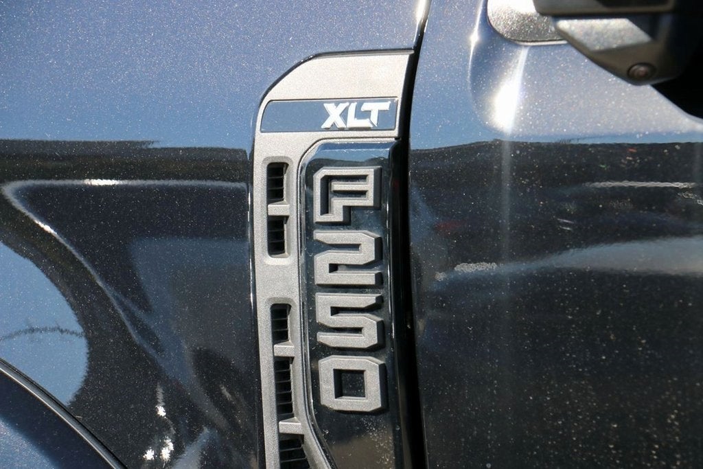2026 Ford F-250SD XLT BLACK WIDOW