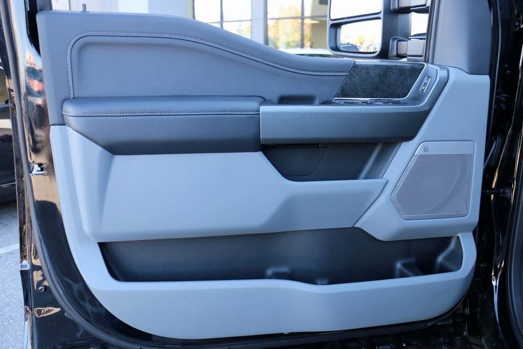 2026 Ford F-250SD XLT BLACK WIDOW