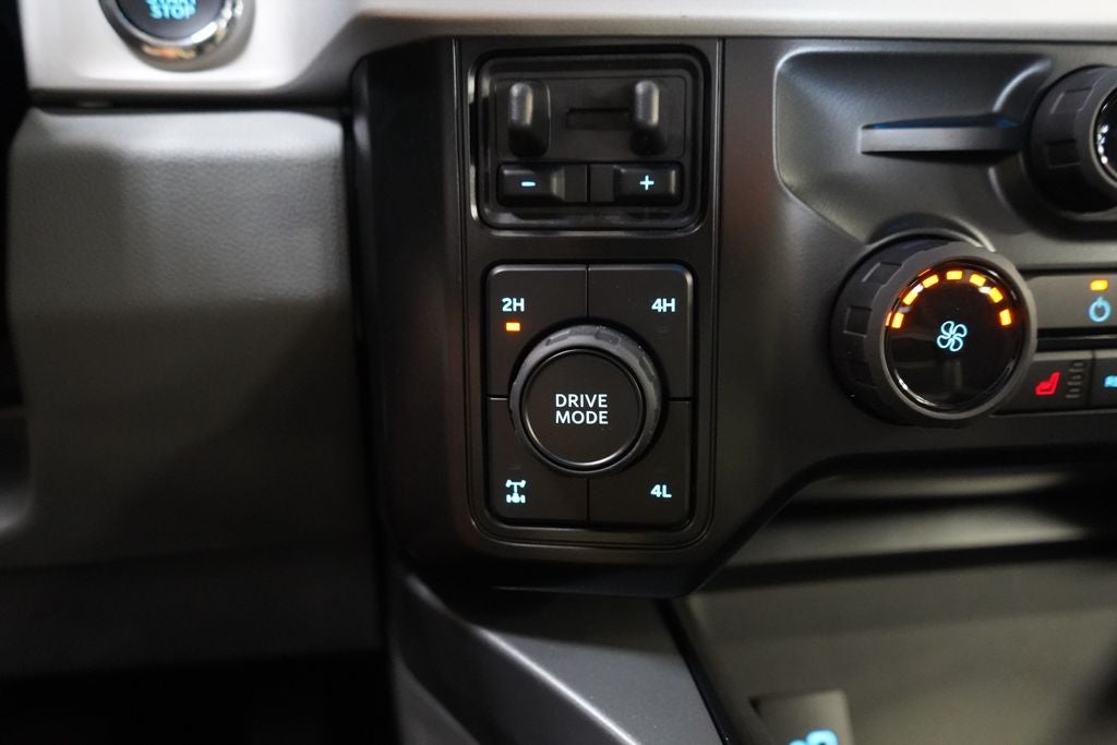 2026 Ford F-250SD XLT BLACK WIDOW