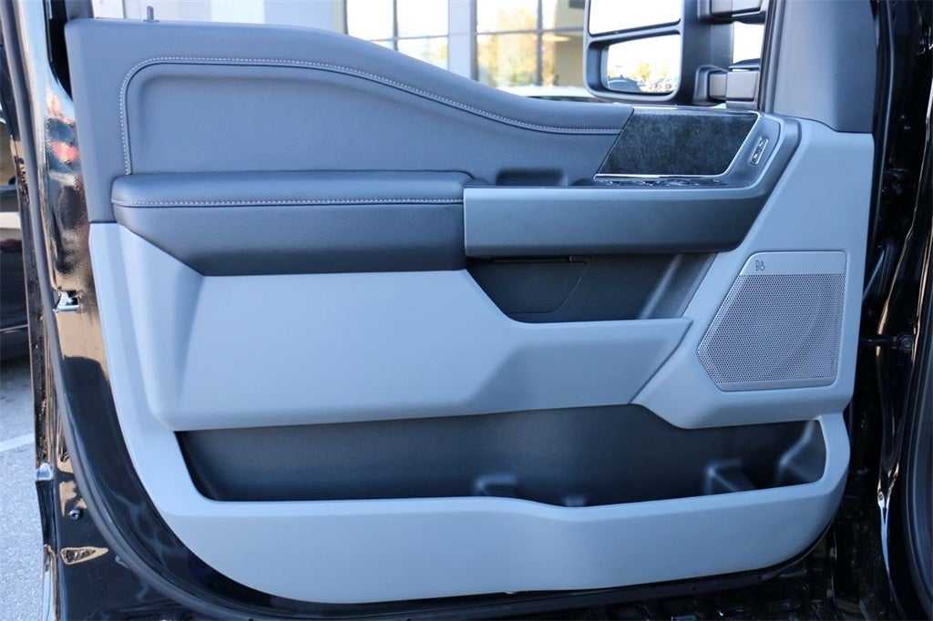 2026 Ford F-250SD XLT BLACK WIDOW