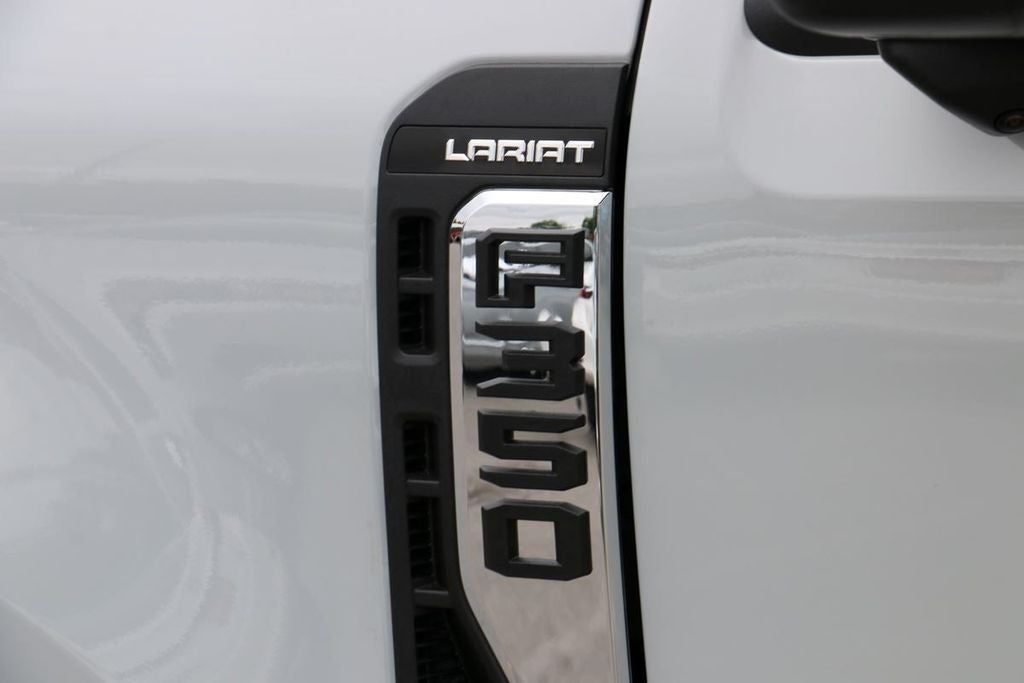 2026 Ford F-350SD Lariat DRW