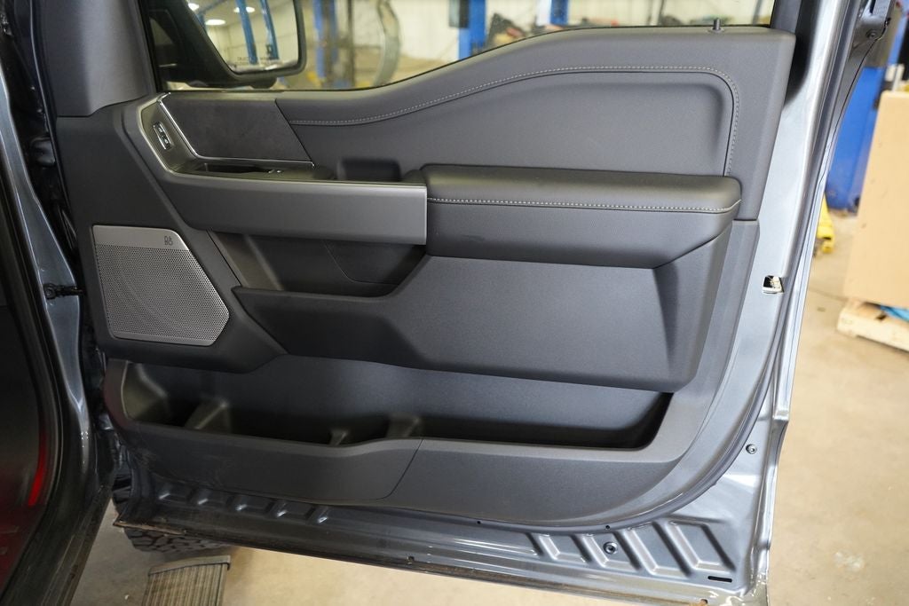 2025 Ford F-150 XLT BLACK WIDOW