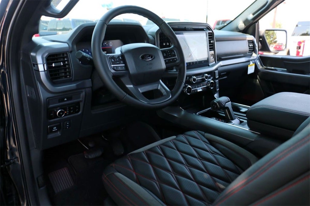 2025 Ford F-150 XLT BLACK WIDOW