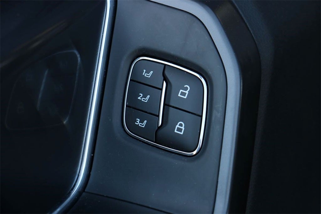 2025 Ford F-150 Lariat BLACK WIDOW