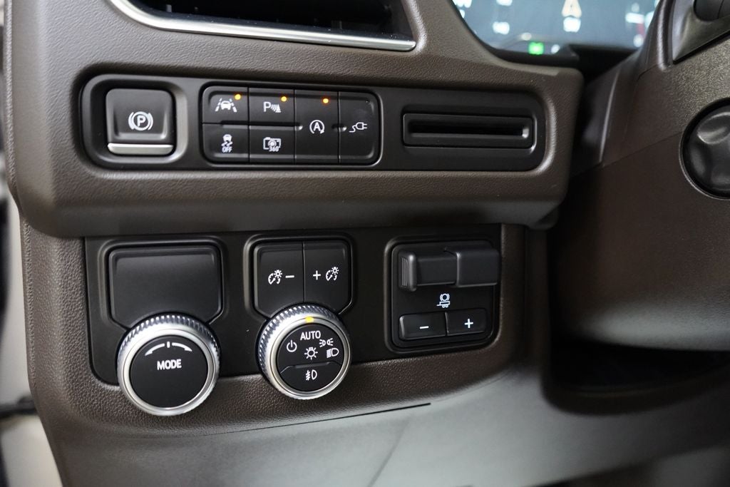 2022 GMC Yukon XL SLT