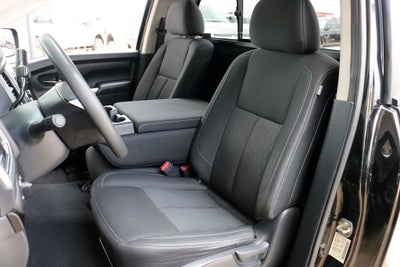 2017 Nissan Titan SV