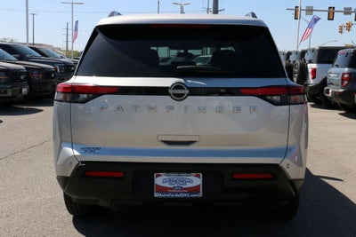 2025 Nissan Pathfinder SV