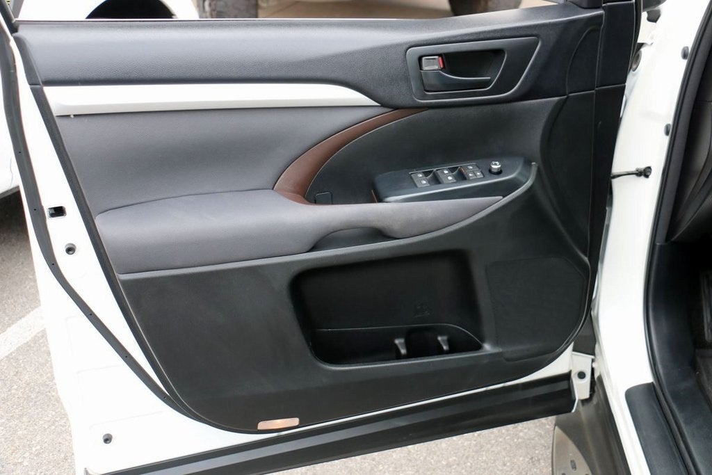 2015 Toyota Highlander LE