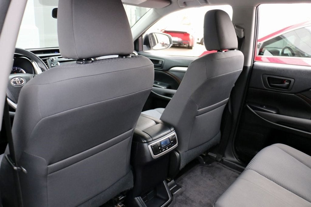 2015 Toyota Highlander LE