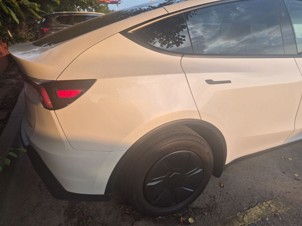 2026 Tesla Model Y Base