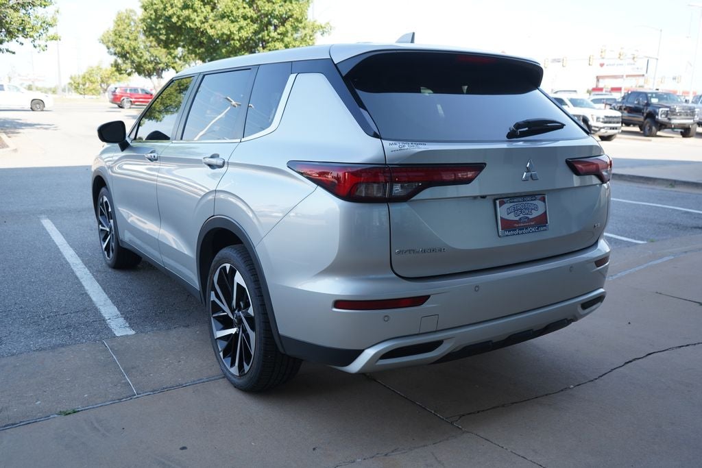 2024 Mitsubishi Outlander SE