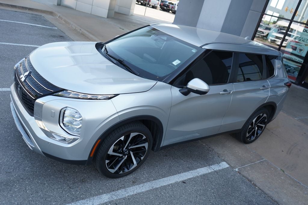 2024 Mitsubishi Outlander SE