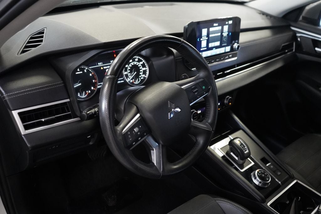 2024 Mitsubishi Outlander SE