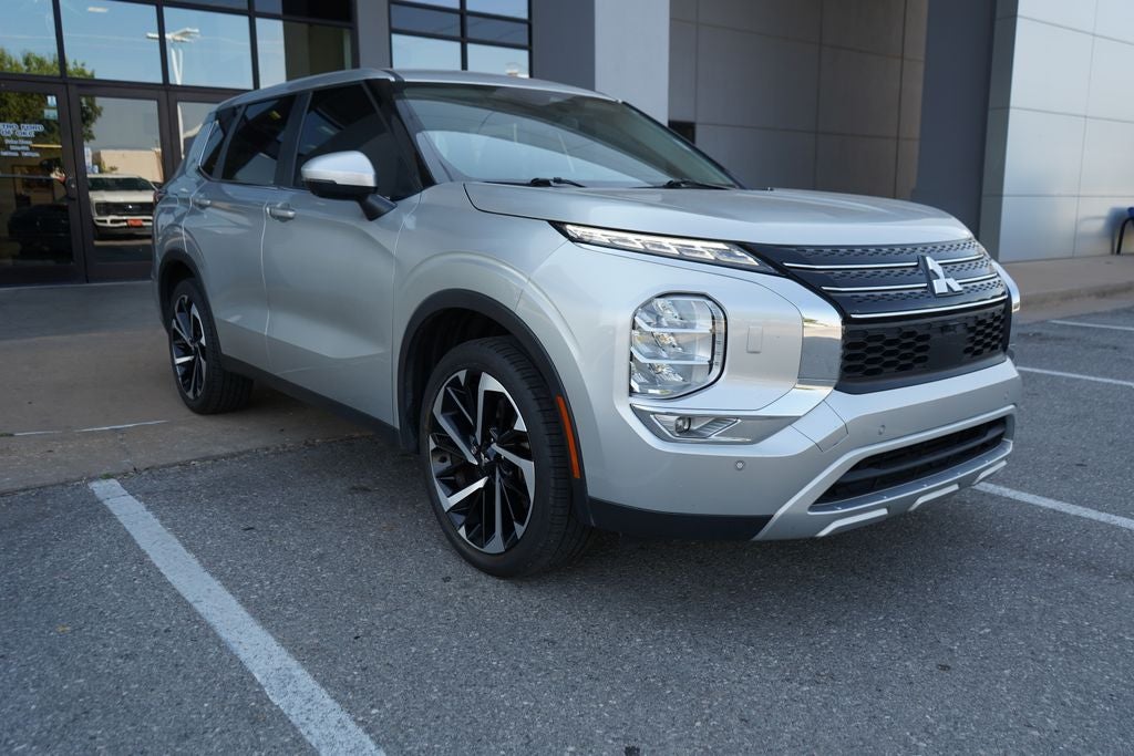 2024 Mitsubishi Outlander SE