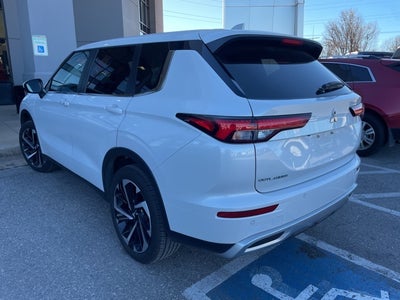 2024 Mitsubishi Outlander SE