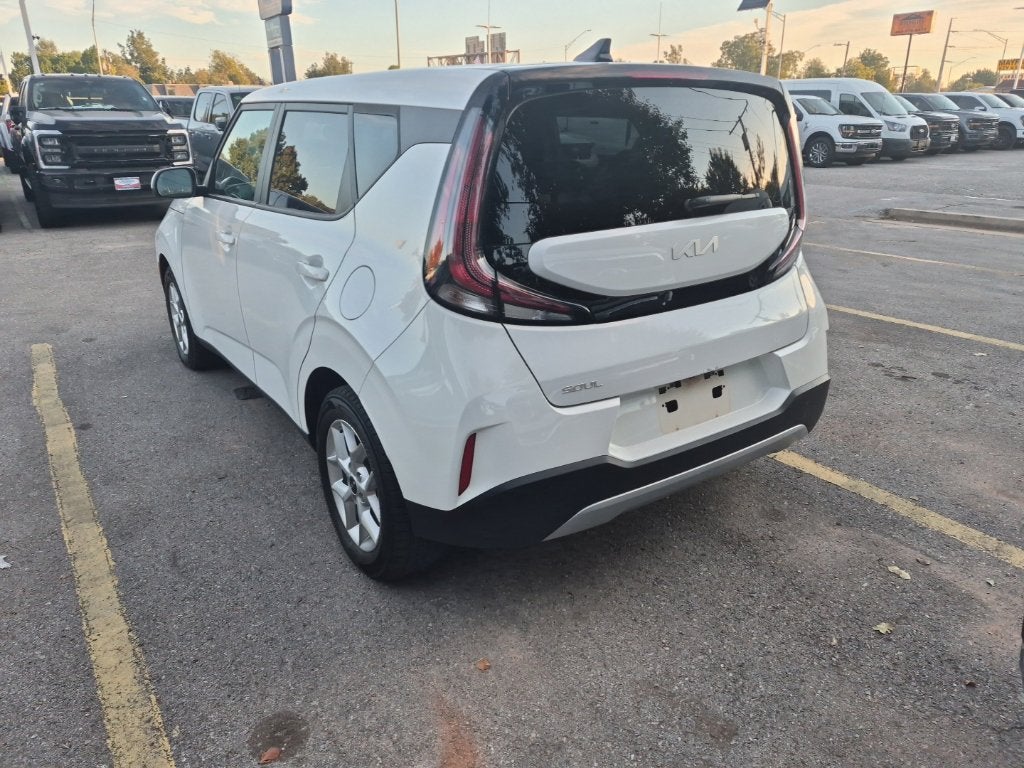 2024 Kia Soul LX