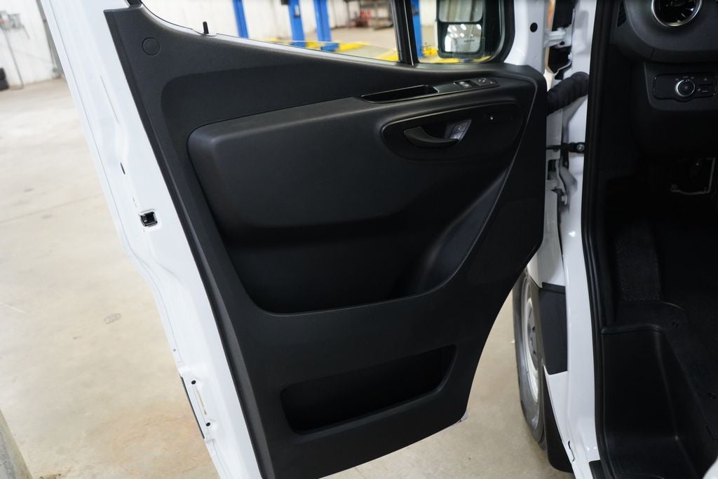2025 Mercedes-Benz Sprinter 2500 Passenger 144 WB