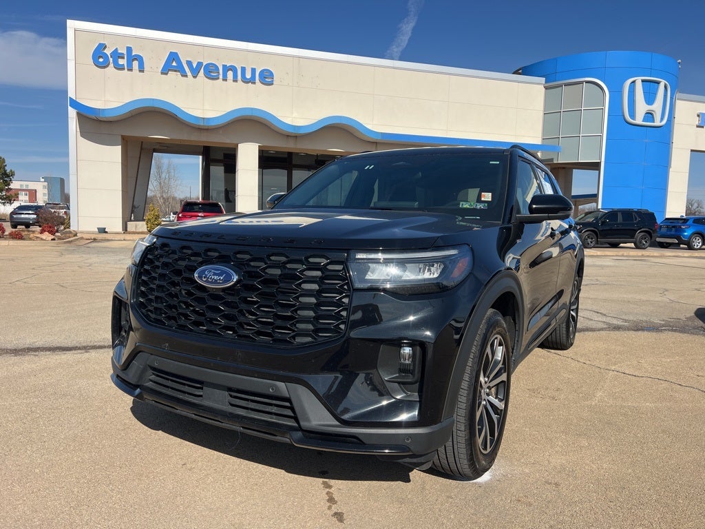 2025 Ford Explorer ST-Line