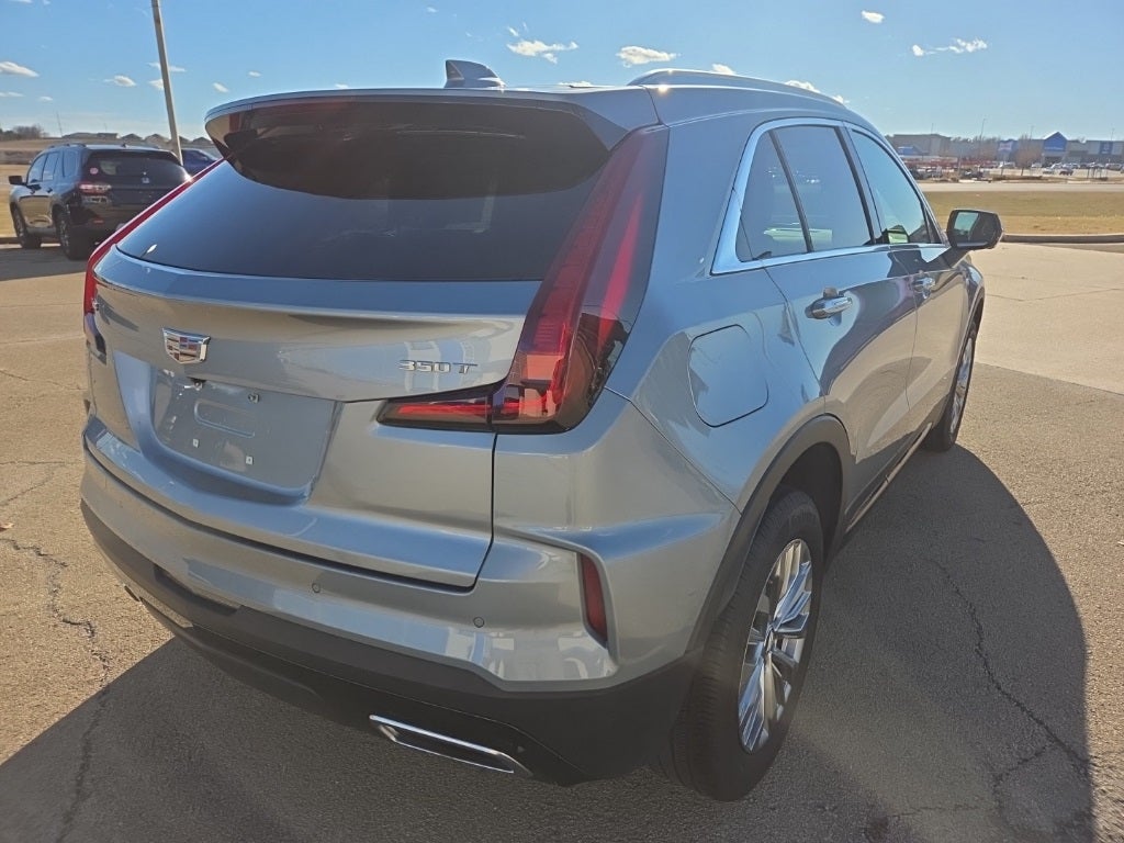 2025 Cadillac XT4 Premium Luxury