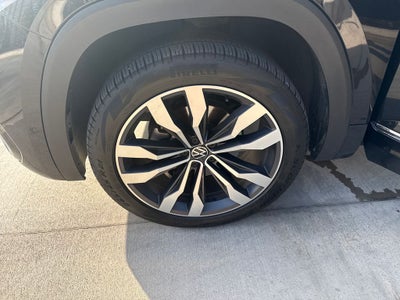 2022 Volkswagen Atlas Cross Sport 3.6L V6 SEL Premium R-Line