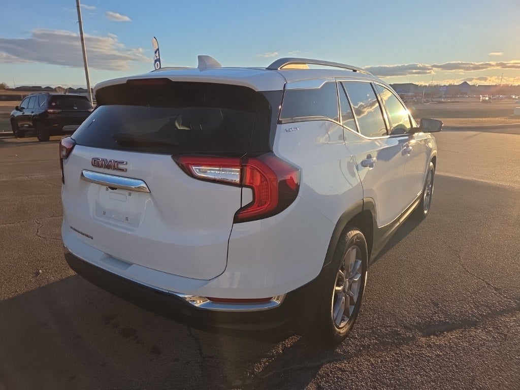 2023 GMC Terrain SLT