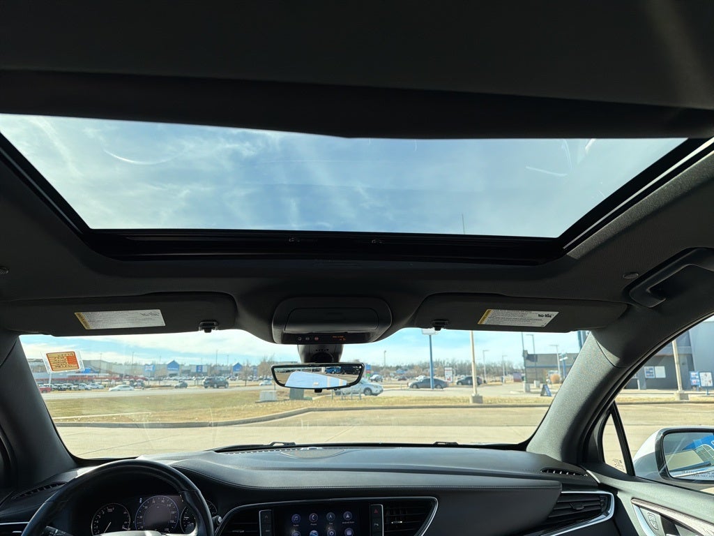 2022 Buick Enclave Avenir