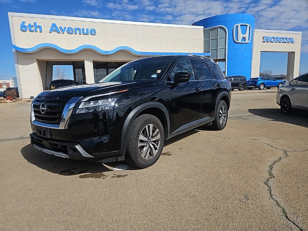 2025 Nissan Pathfinder SL