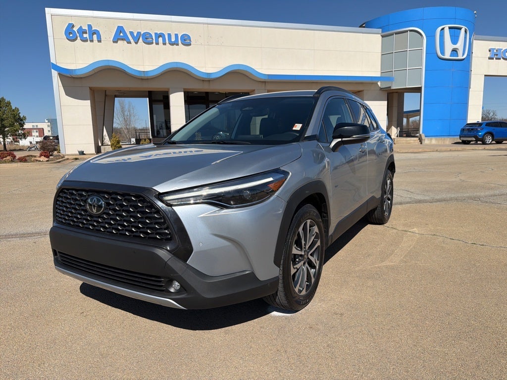 2025 Toyota Corolla Cross XLE