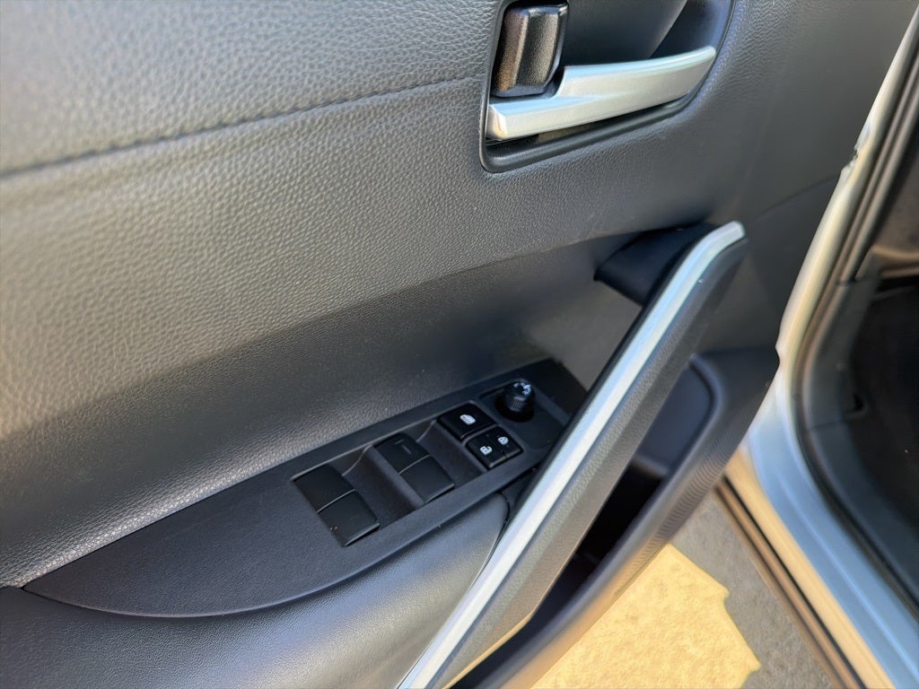 2025 Toyota Corolla Cross XLE