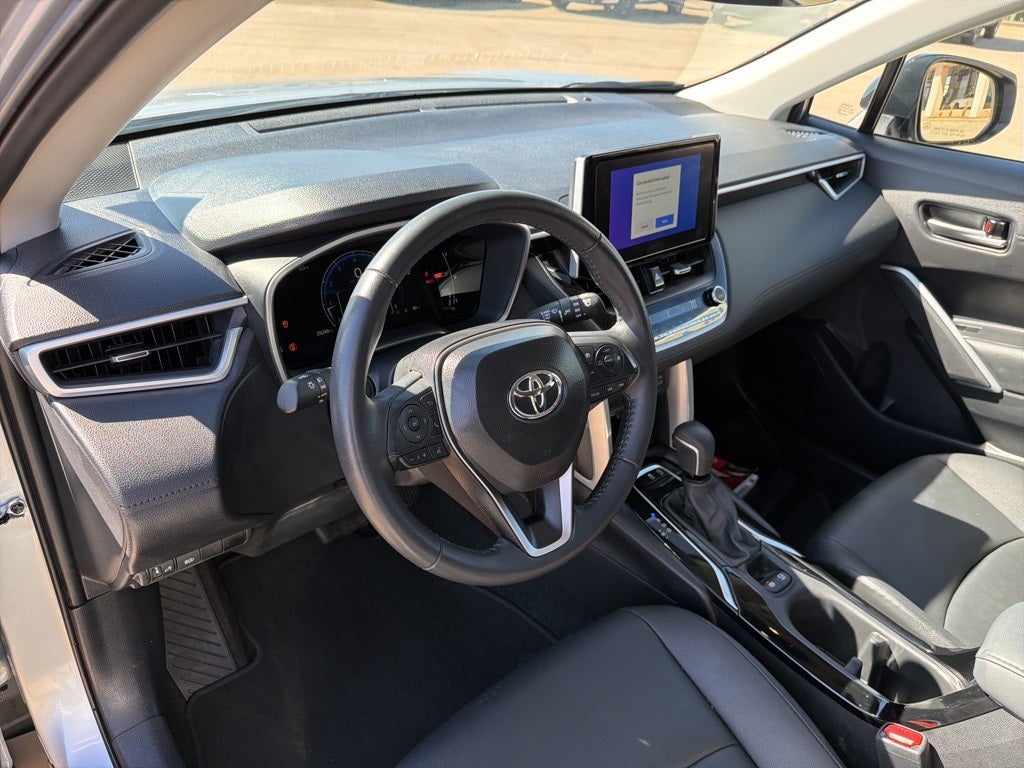 2025 Toyota Corolla Cross XLE